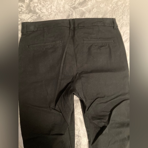 Black Old Navy Pixie Pants size 12 EUC - Picture 4 of 4
